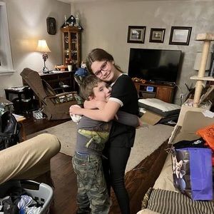 Meet your Posher, Leslie